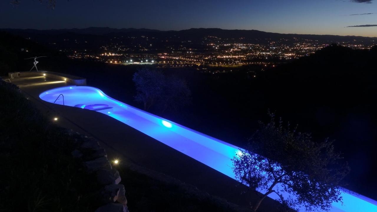 Villetta Farfallina "The Unique Property In The World With An Openable Roof" Lucca Exteriör bild
