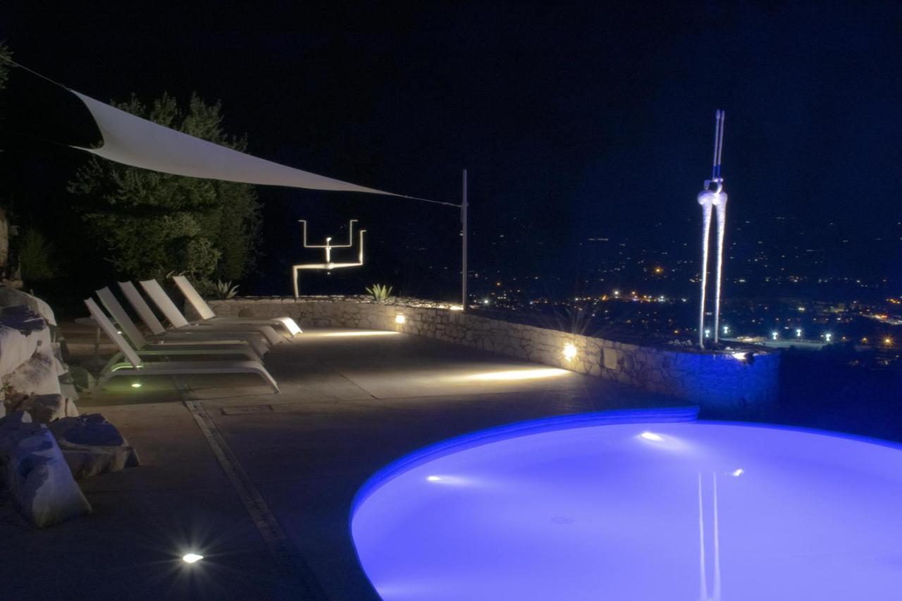 Villetta Farfallina "The Unique Property In The World With An Openable Roof" Lucca Exteriör bild